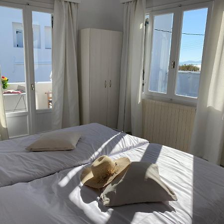 Studio Apartment Violetta At Livadia Beach Párosz Kültér fotó
